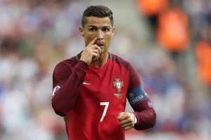 开云下载-范弗利特里程碑之夜，雄鹿与凯尔特人的宿命对决，见证小人物如何改写历史