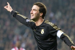 开云体育下载-京多安在英超接管比赛，多特蒙德却在德甲爆冷拜仁，足球世界的平行宇宙