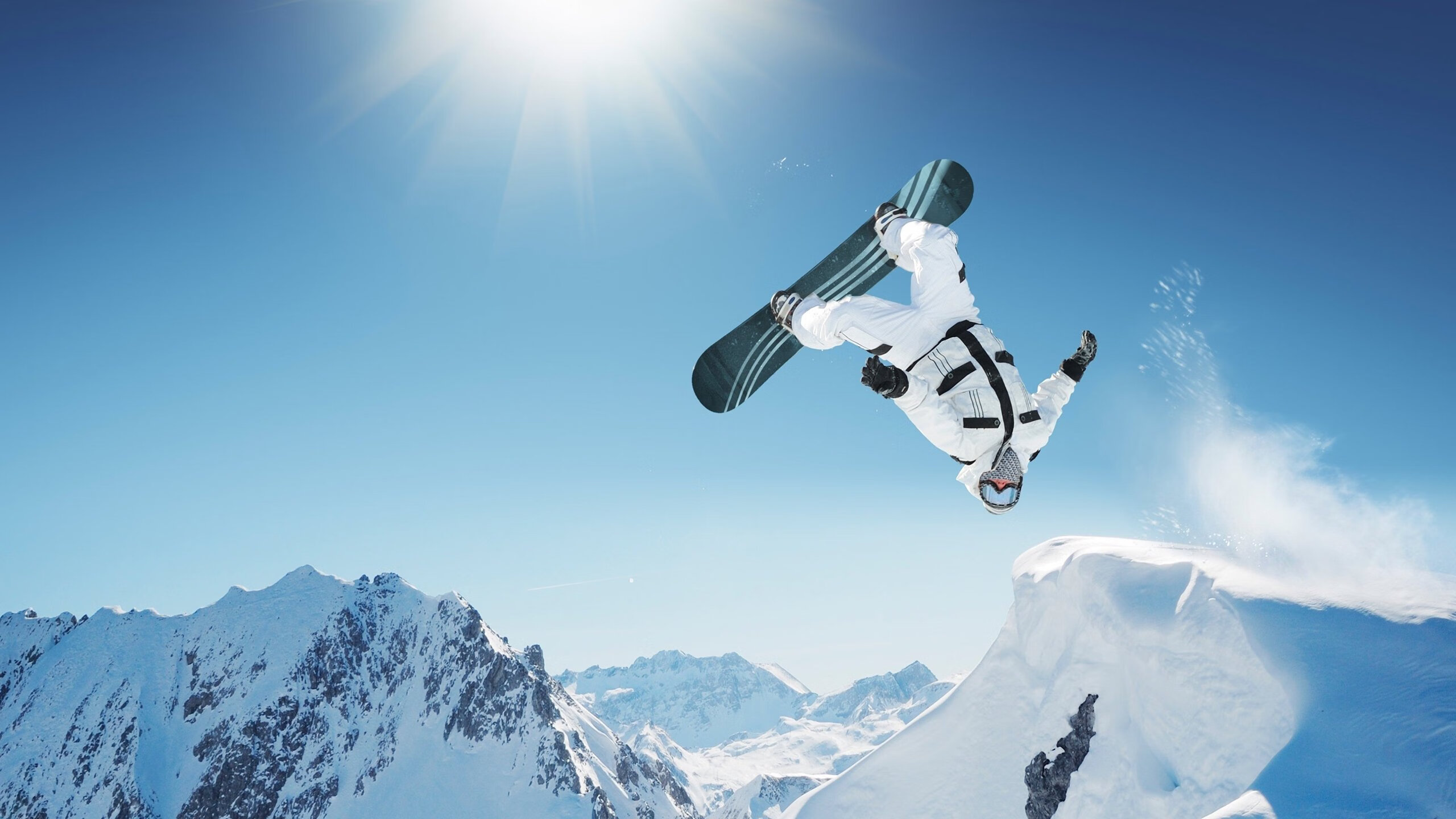 赛道与球场，F1揭幕战之夜与欧文的攻防转换艺术