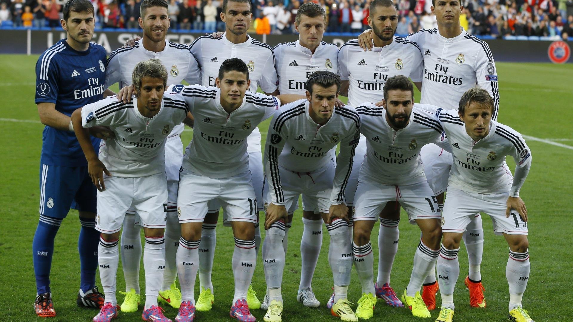 德甲争冠白热化，篮网加时鏖战，体育的戏剧张力与人性光辉